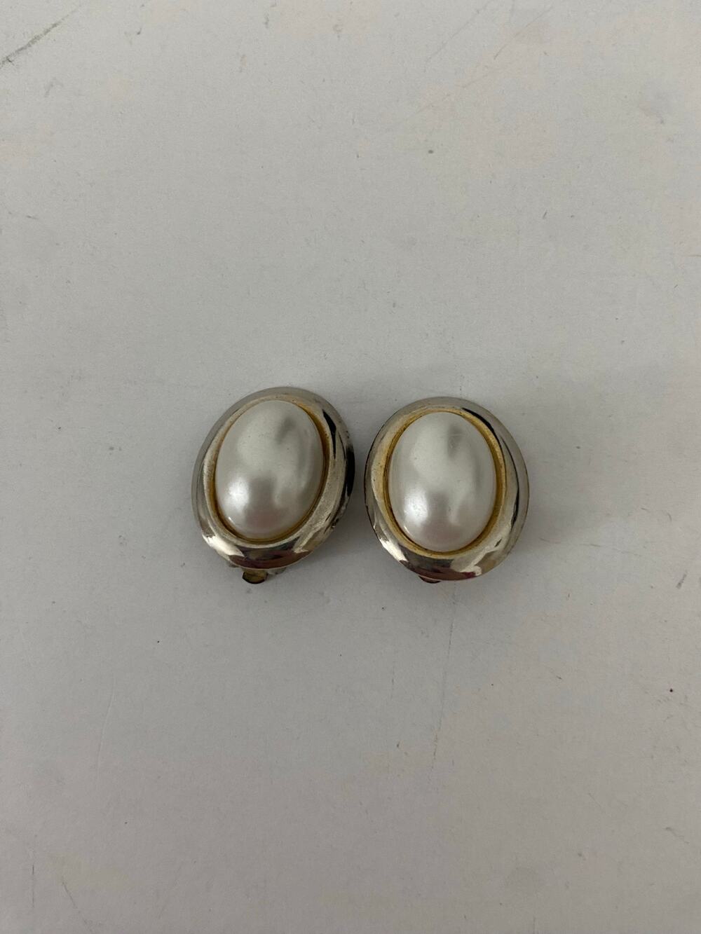 Vintage faux pearl clip on earrings